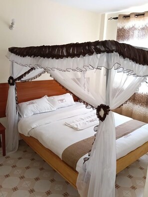 Deluxe Double Room | Free WiFi, bed sheets