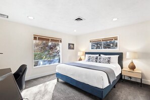 3 chambres, bureau, Wi-Fi gratuit, draps fournis