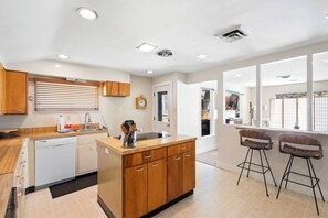 Microwave, oven, stovetop, dishwasher - New Listing! Alpenglow Views | Walk to Main St | Fireplace (Ouray)