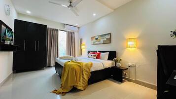 Basic Single Room | Free WiFi, bed sheets