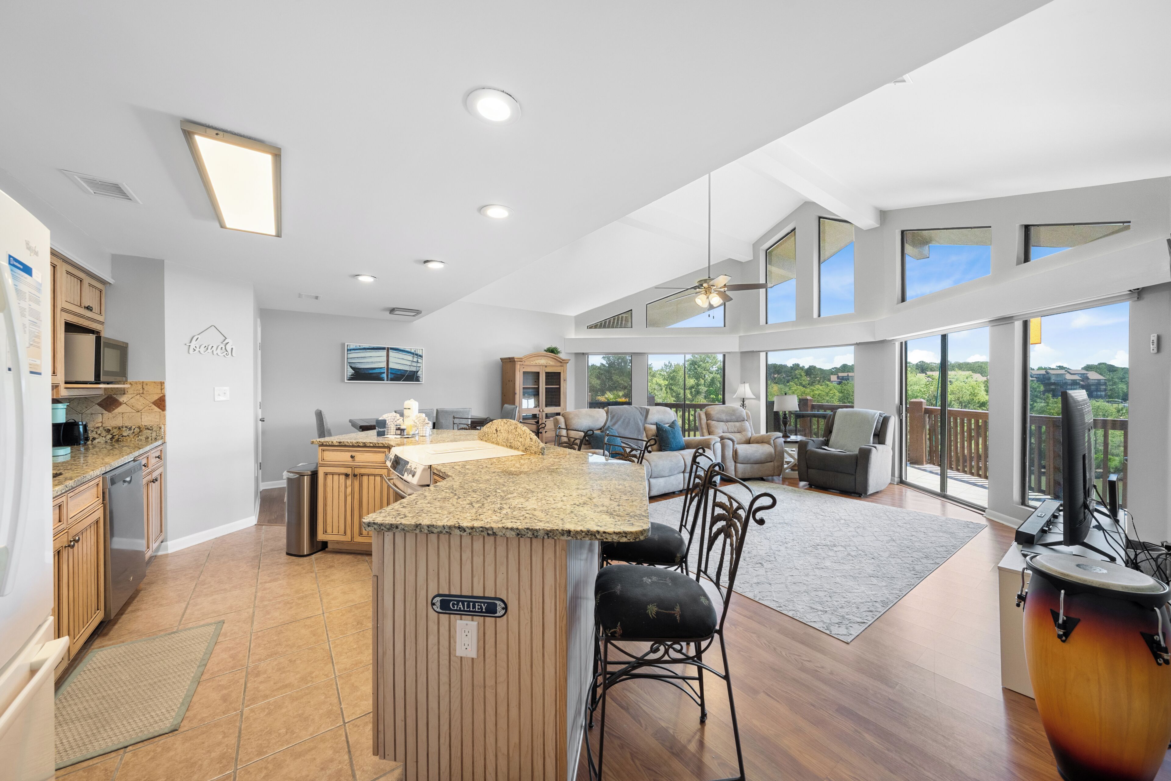 Signature Duplex, 4 Bedrooms, Kitchen, Bay View | Living room