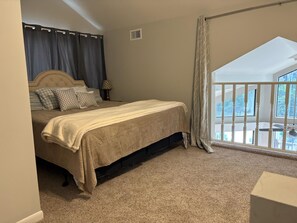 Signature-Maisonette, 4 Schlafzimmer, Küche, Buchtblick | Individuell dekoriert, individuell eingerichtet, Bügeleisen/Bügelbrett