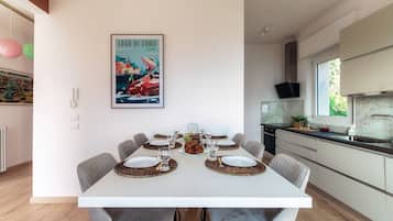 Villa, Lake View | Dining room