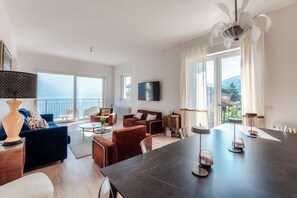 Villa, Seeblick | Wohnbereich