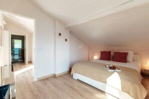 Villa - sjöutsikt | Sängtillbehör av högsta kvalitet, duntäcken och strykjärn/strykbräda