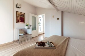 Villa, Lake View | Iron/ironing board, free WiFi