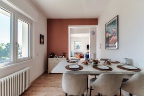 Villa, Lake View | Dining room