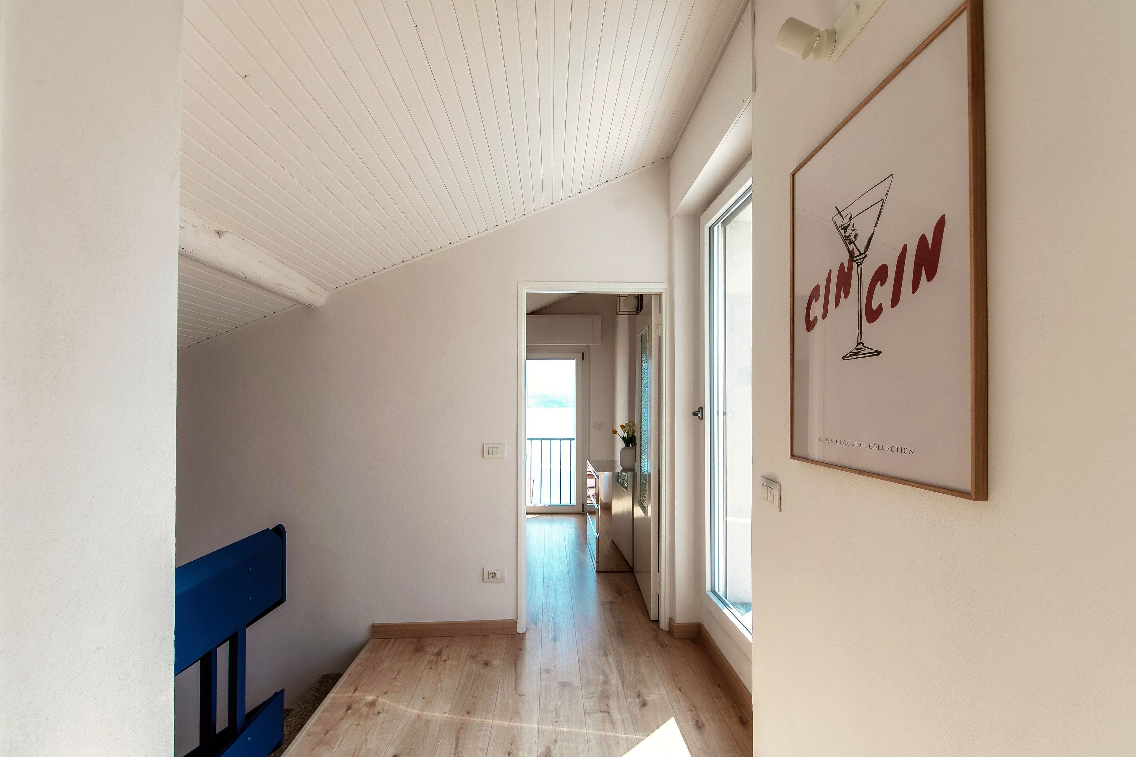 Villa, Lake View | Premium bedding, down duvets, iron/ironing board, cots/infant beds