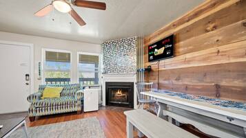 Smart TV, fireplace, ping pong