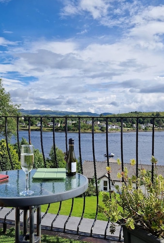 The Lochnell Arms Hotel 