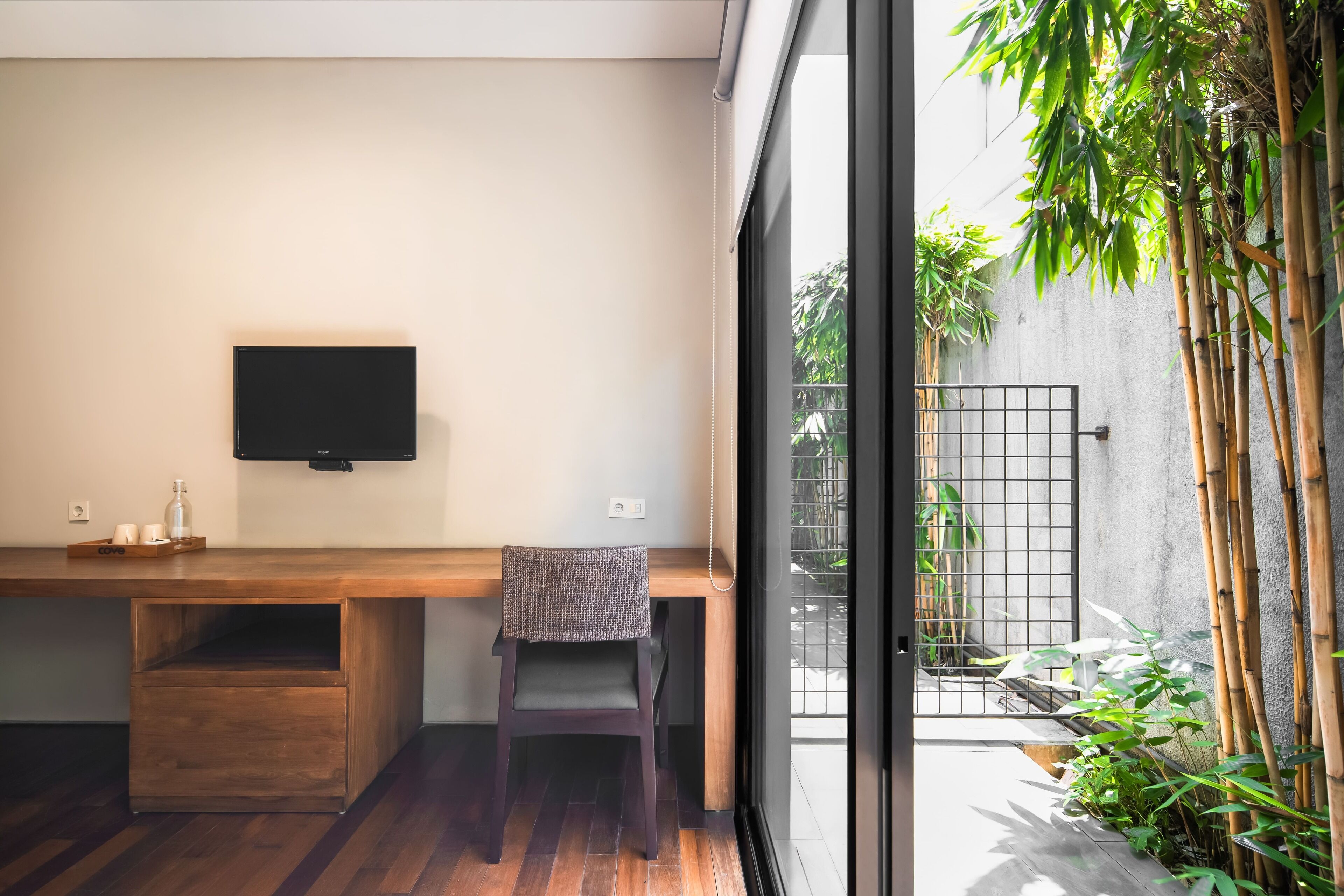 โต๊ะทำงาน, Wi-Fi ฟรี