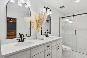 Shower, towels