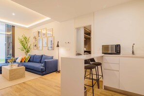 Apartment | 2 bedrooms, Internet - w Comfy 2BR w Great Terrace in Chueca (Madrid)