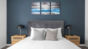 Apartment (1 Bedroom) | 1 bedroom, individually decorated, individually furnished, desk
