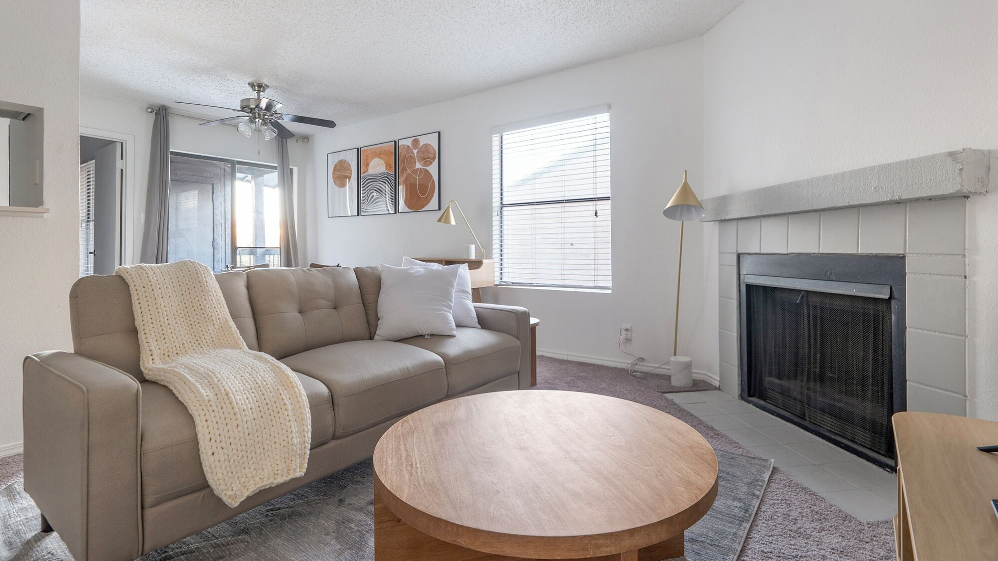 Apartemen (2 Bedrooms) | Area keluarga | Televisi 50-inci dengan saluran TV digital