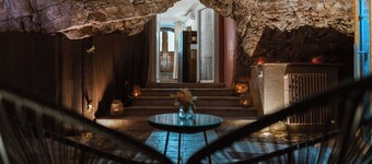 Lucy's House | In Historic Village with Panoramic Views & Private Wellness Cave