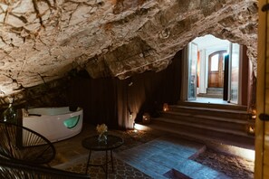 Interior - Casa di Lucy | Wellness Cave & Panoramic View (Spello)