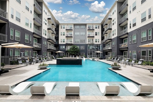 Landing Furnished Apartments - Old East