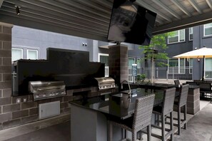 Unclassified image, 2 of 52, button - Landing Furnished Apartments - Old East (Dallas)
