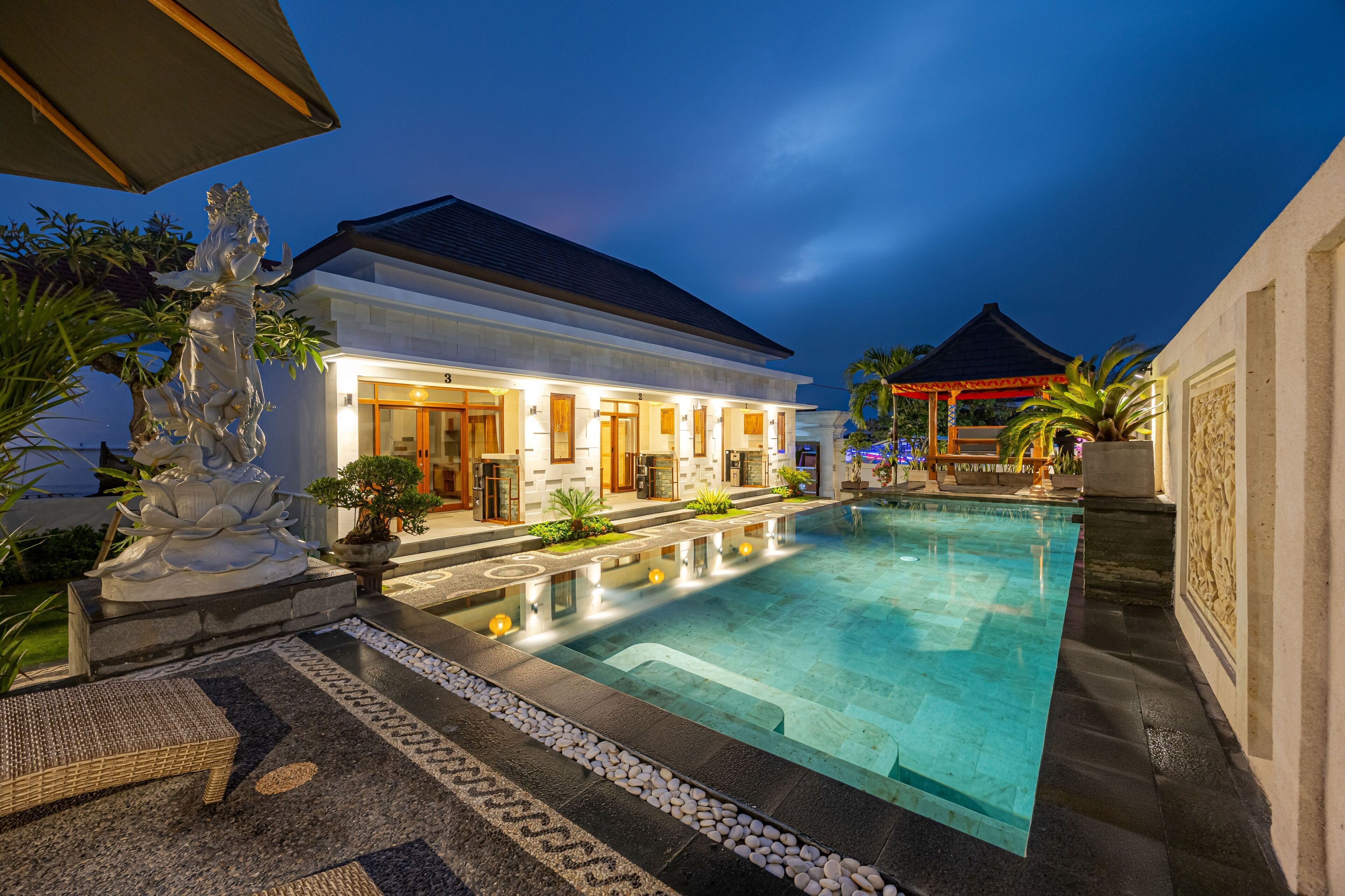 Kolam renang outdoor