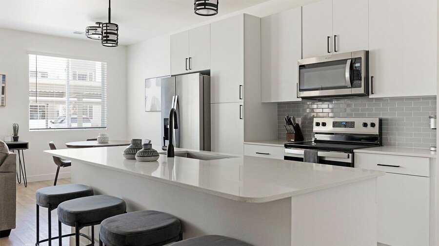 Landing Chic 1bd, Pool, Clubhouse