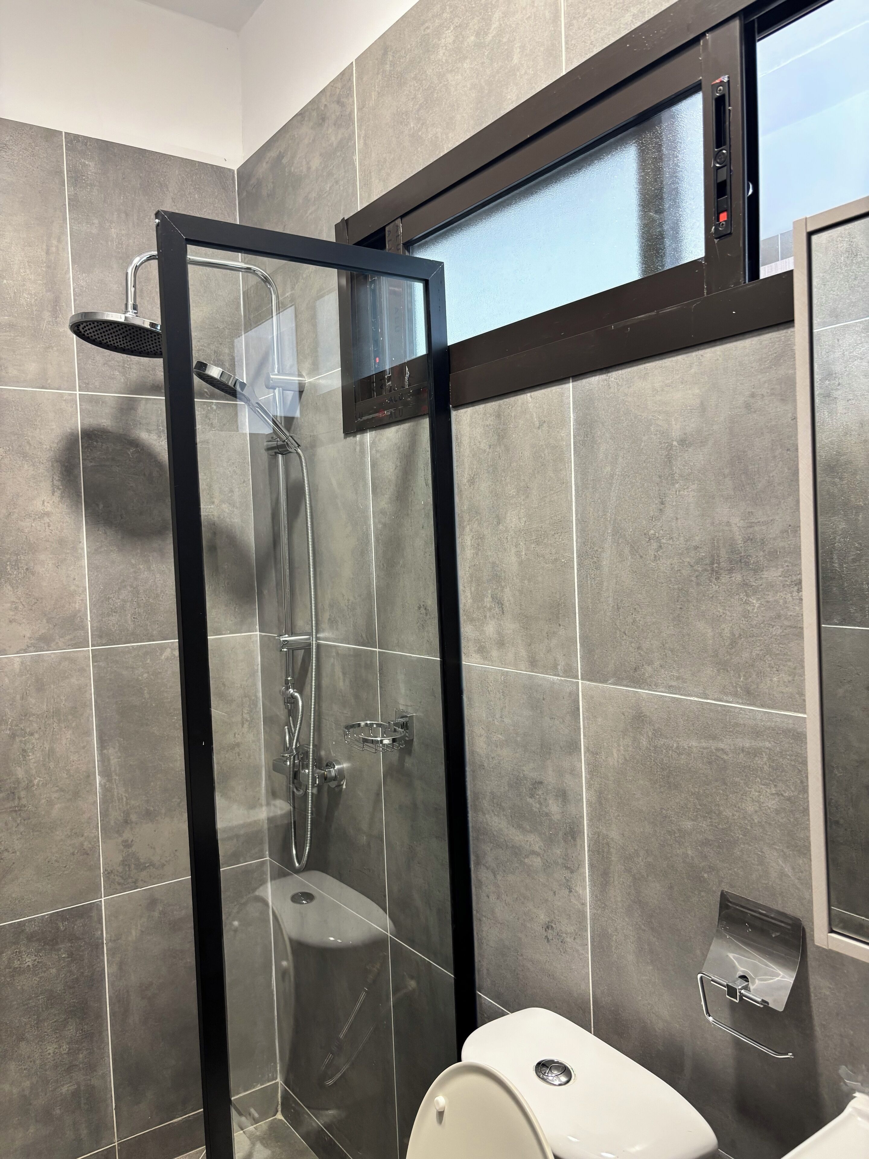 Comfort Apartment | Bathroom | Shower, hair dryer, slippers, towels