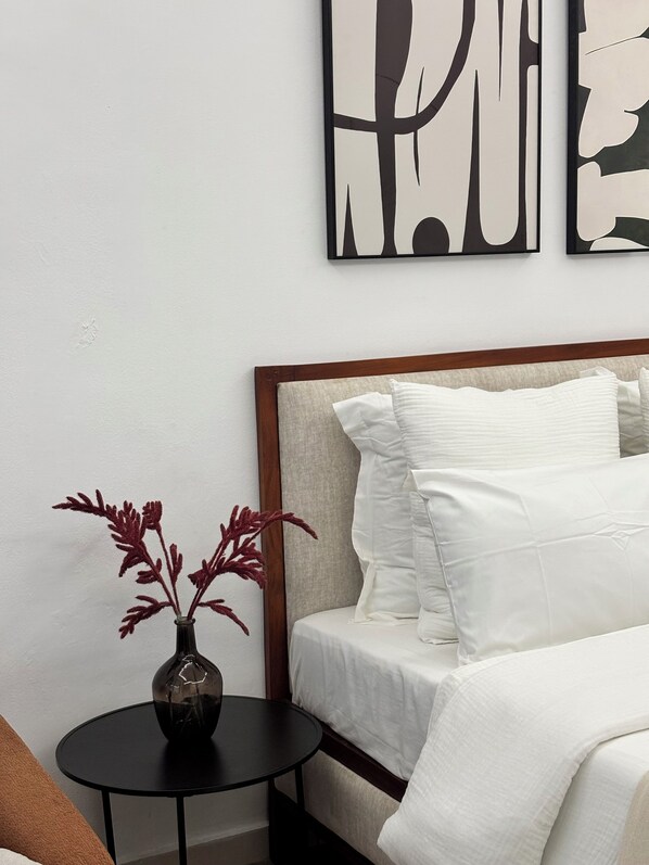 Comfort-huoneisto | Kannettavalle tietokoneelle sopiva työtila, pimennysverhot