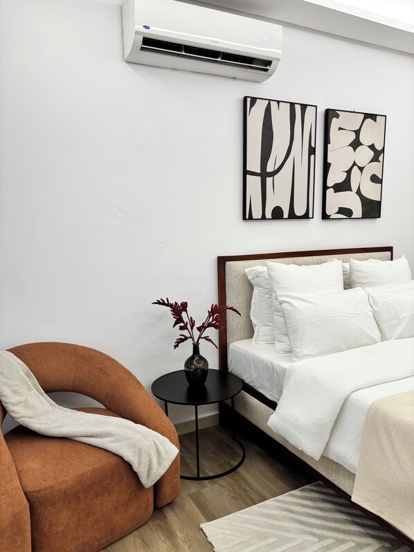Comfort Apartment | Laptop workspace, blackout drapes, iron/ironing board, free WiFi