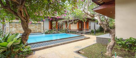 Kolam renang outdoor