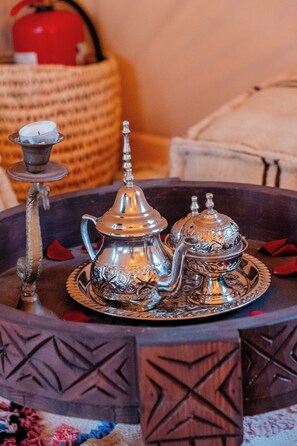 Deluxe Double Room, Desert View | Living area