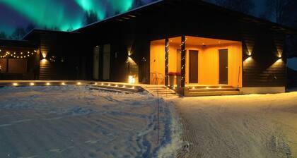 Villa Pajunkissa with Jacuzzi and Sauna