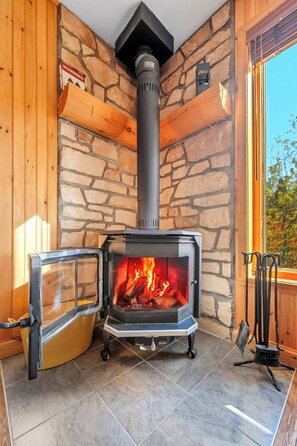 Interior - Ski Condo with SPA | Boisé du Midi 66-A (Saint-Philémon)