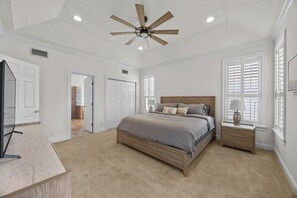 4 chambres, fer et planche à repasser, lit parapluie, Wi-Fi gratuit