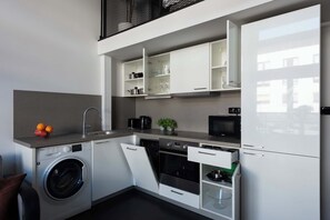 Fridge, microwave, oven, stovetop