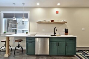 Fridge, microwave, stovetop, coffee/tea maker - Stylish Studio for 4 with EV Charger, Pool & Shuttle Access (Killington)