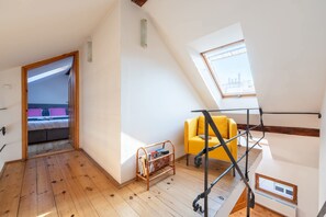 3 habitaciones, escritorio, tabla de planchar con plancha y wifi 