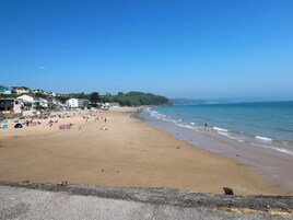 Una playa cerca