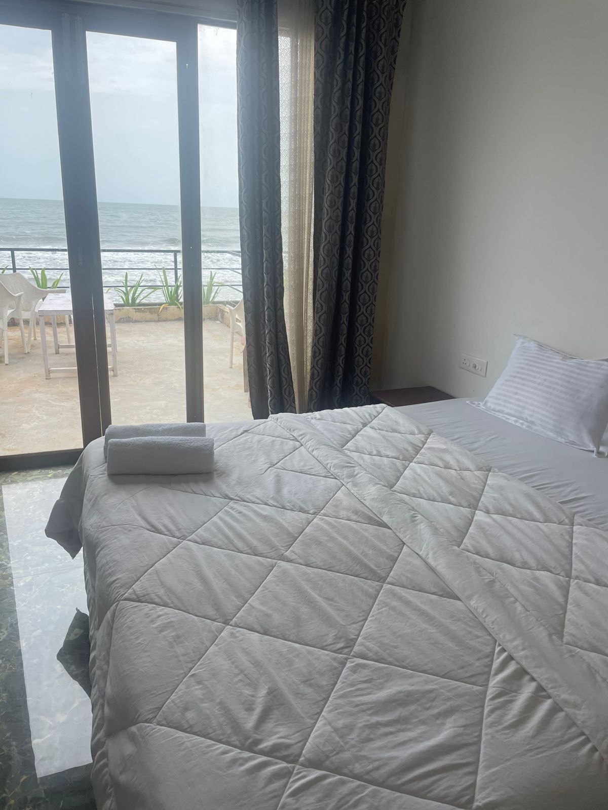 デラックス ダブルまたはツインルーム ビーチビュー | デスク、WiFi (無料)