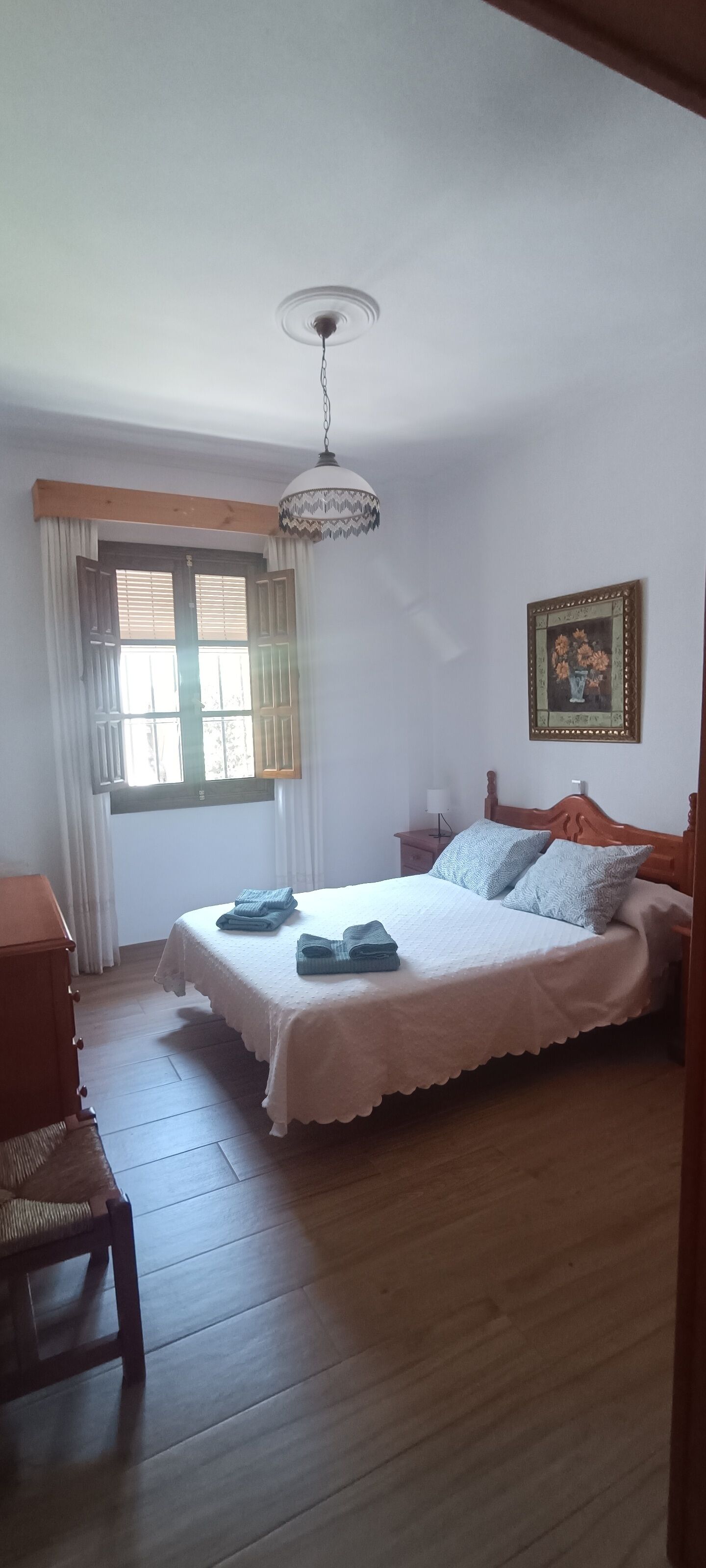 2 slaapkamers, een strijkplank/strijkijzer, wifi, beddengoed