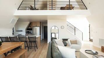 Suite | 5 bilik tidur, Internet