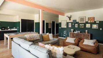 Suite | 5 bedrooms, Internet