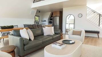 Suite | 5 bedrooms, Internet