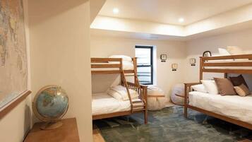 Suite | 5 bedrooms, Internet