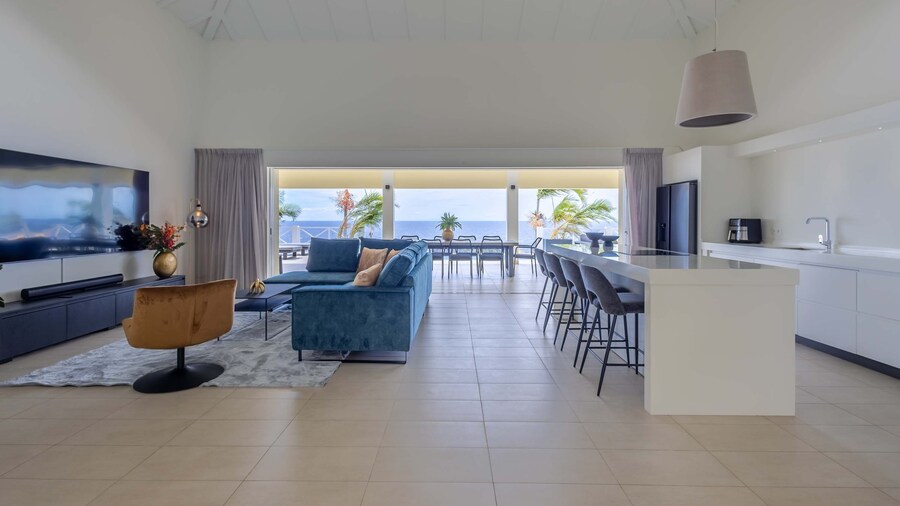 Villa Azure Vista 6BR Luxury Stay w 2 Pools