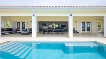 6 bedrooms, Internet