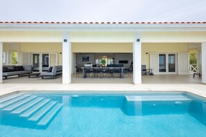 6 bedrooms, Internet