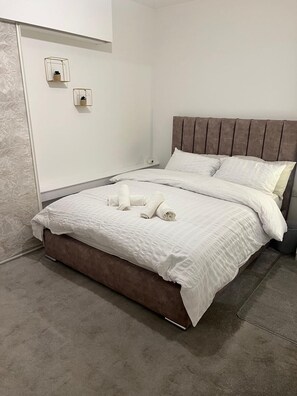 1 bedroom, free WiFi, bed sheets - Luxury Digbeth Apartment. Discounts for Long term bookings (Birmingham)