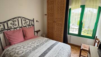 1 habitación, wifi y ropa de cama