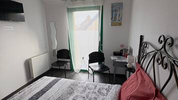 1 bedroom, WiFi, bed sheets