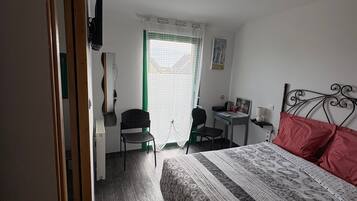 1 bedroom, WiFi, bed sheets